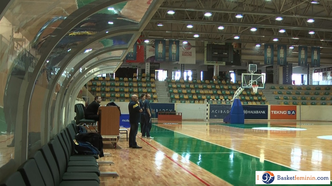 Istanbul / Castors Braine 0122